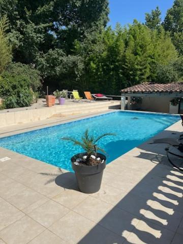 L'Appartement Du Micocoulier Salon-de-Provence Eksteriør billede
